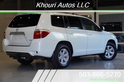 2010 Toyota Highlander SE   - Photo 8 - Portland, OR 97214
