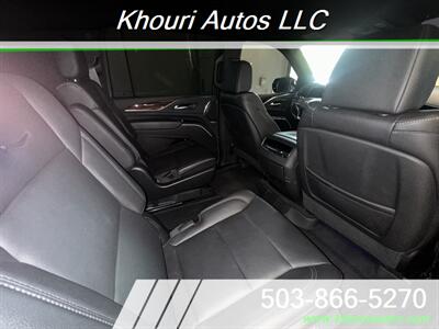 2022 Cadillac Escalade ESV Luxury   - Photo 20 - Portland, OR 97214