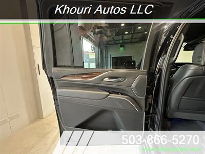 2022 Cadillac Escalade ESV Luxury   - Photo 13 - Portland, OR 97214