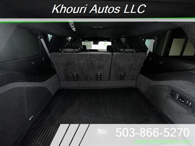 2022 Cadillac Escalade ESV Luxury   - Photo 25 - Portland, OR 97214
