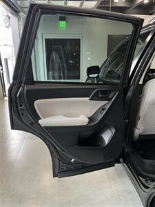 2015 Subaru Forester 2.5i - Photo 10 - Portland, OR 97214