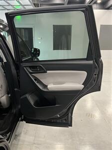 2015 Subaru Forester 2.5i - Photo 14 - Portland, OR 97214