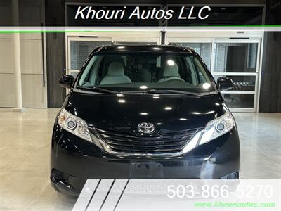 2014 Toyota Sienna LE Mobility 7-Passenger   - Photo 3 - Portland, OR 97214