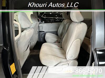 2014 Toyota Sienna LE Mobility 7-Passenger   - Photo 14 - Portland, OR 97214