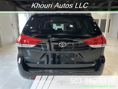 2014 Toyota Sienna LE Mobility 7-Passenger   - Photo 6 - Portland, OR 97214