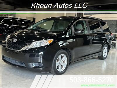2014 Toyota Sienna LE Mobility 7-Passenger   - Photo 2 - Portland, OR 97214