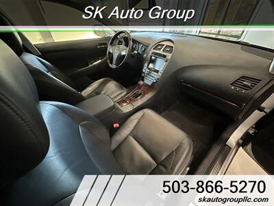 2011 Lexus ES 350   - Photo 33 - Portland, OR 97214