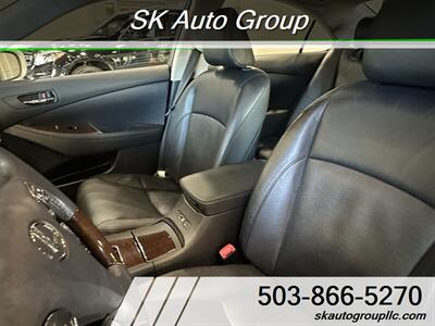 2011 Lexus ES 350   - Photo 21 - Portland, OR 97214