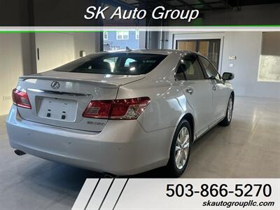 2011 Lexus ES 350   - Photo 11 - Portland, OR 97214