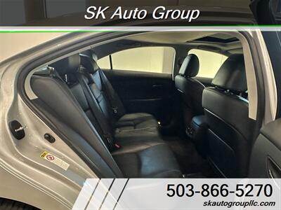 2011 Lexus ES 350   - Photo 28 - Portland, OR 97214