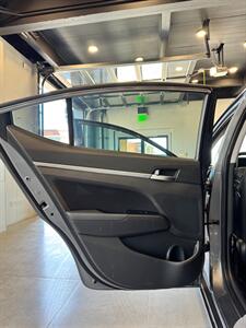 2019 Hyundai ELANTRA SE   - Photo 12 - Portland, OR 97214