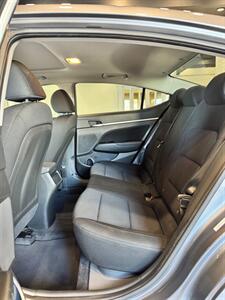 2019 Hyundai ELANTRA SE   - Photo 13 - Portland, OR 97214