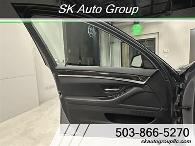 2014 BMW 550i xDrive - 2 Owners / M-Trim Rare find - Photo 10 - Portland, OR 97214