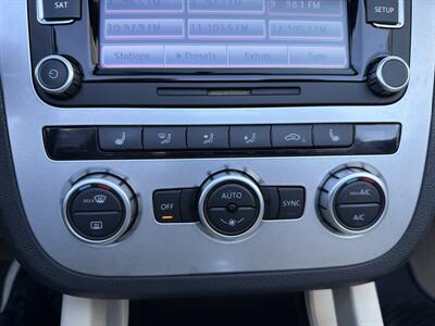 2013 Volkswagen Eos Komfort SULEV   - Photo 27 - San Juan Capistrano, CA 92675