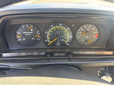 1992 Mercedes-Benz 190 E 2.6   - Photo 24 - San Juan Capistrano, CA 92675