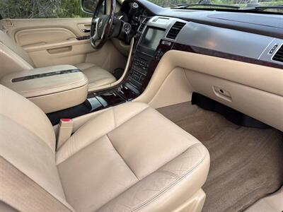 2011 Cadillac Escalade Luxury   - Photo 13 - San Juan Capistrano, CA 92675