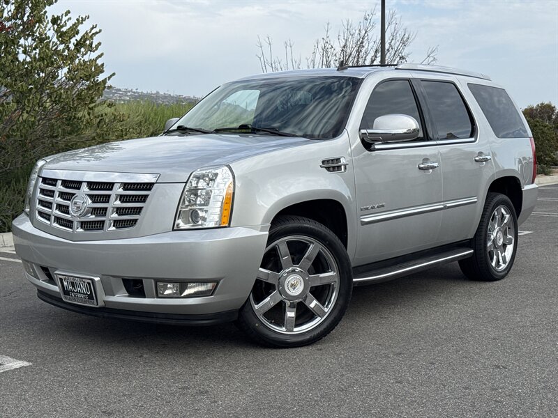2011 Cadillac Escalade Luxury  