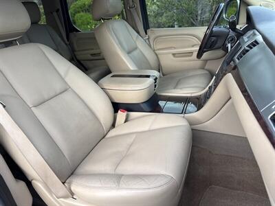 2011 Cadillac Escalade Luxury   - Photo 15 - San Juan Capistrano, CA 92675
