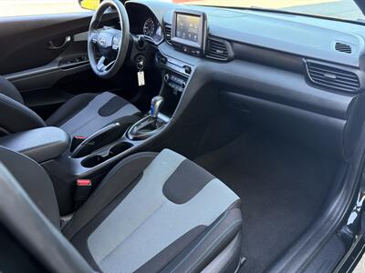 2019 Hyundai VELOSTER GL   - Photo 12 - San Juan Capistrano, CA 92675