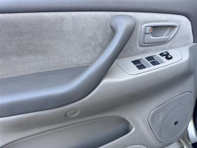 2005 Toyota Sequoia SR5  4X4 - Photo 18 - San Juan Capistrano, CA 92675