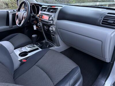 2011 Toyota 4Runner SR5 V6   - Photo 12 - San Juan Capistrano, CA 92675
