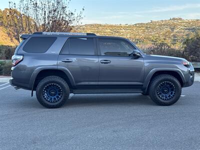 2019 Toyota 4Runner SR5  4X4 - Photo 10 - San Juan Capistrano, CA 92675