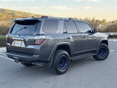 2019 Toyota 4Runner SR5  4X4 - Photo 8 - San Juan Capistrano, CA 92675