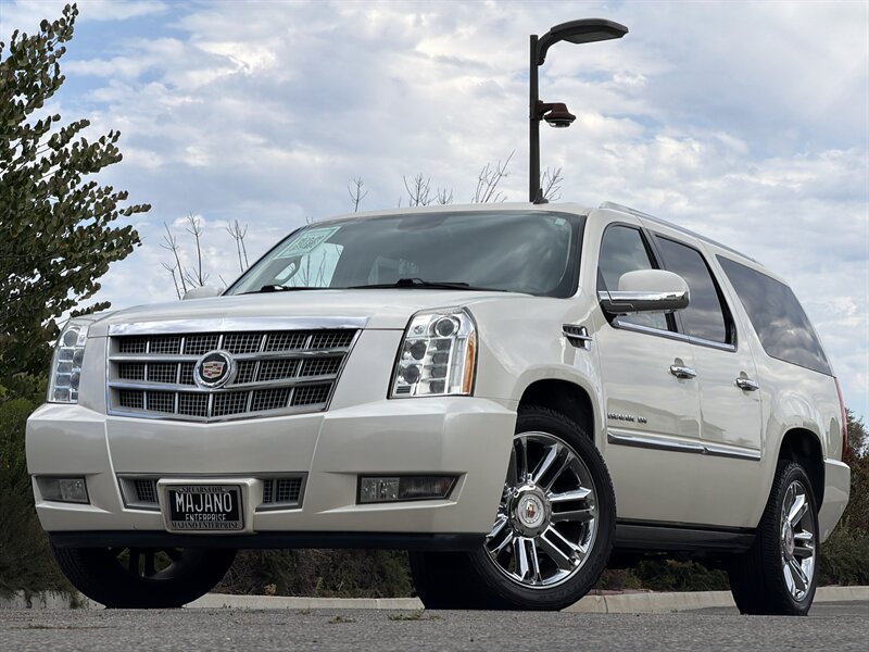 2014 Cadillac Escalade ESV AWD Platinum Edition's photo