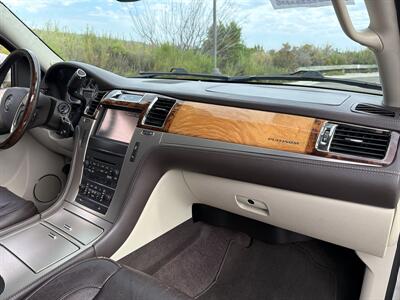 2014 Cadillac Escalade ESV Platinum - Photo 13 - San Juan Capistrano, CA 92675