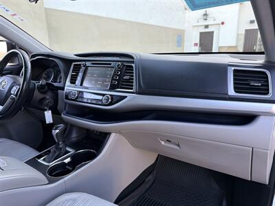 2018 Toyota Highlander LE Plus - Photo 11 - San Juan Capistrano, CA 92675