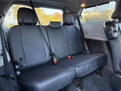 2016 Toyota Sienna SE Premium 8-Passenger   - Photo 18 - San Juan Capistrano, CA 92675