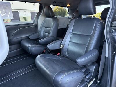 2016 Toyota Sienna SE Premium 8-Passenger   - Photo 16 - San Juan Capistrano, CA 92675
