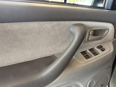 2004 Toyota Sequoia SR5   - Photo 17 - San Juan Capistrano, CA 92675