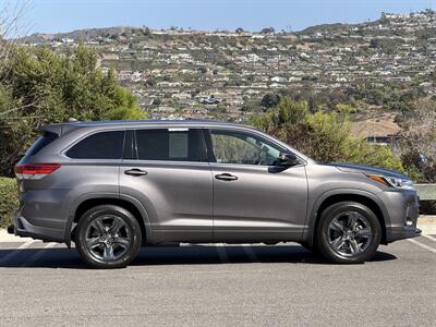 2017 Toyota Highlander Limited - Photo 8 - San Juan Capistrano, CA 92675
