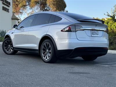 2018 Tesla Model X 75D   - Photo 5 - San Clemente, CA 92672