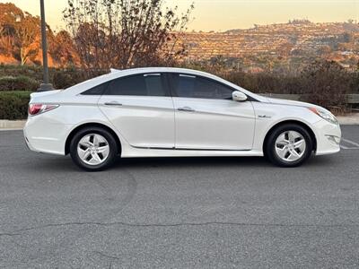 2012 Hyundai SONATA Hybrid Premium   - Photo 9 - San Juan Capistrano, CA 92675