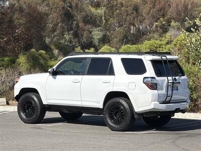 2018 Toyota 4Runner SR5 - Photo 4 - San Juan Capistrano, CA 92675