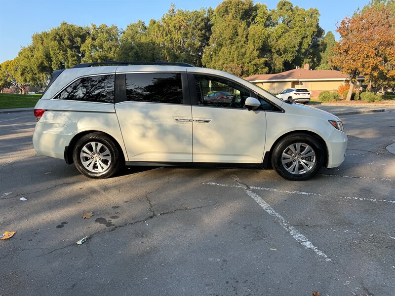 2015 Honda Odyssey EX-L photo 3
