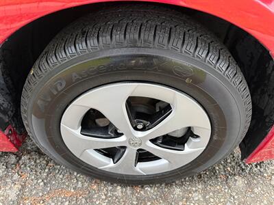 2014 Toyota Prius Three   - Photo 31 - Fremont, CA 94536