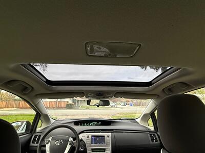 2014 Toyota Prius Three   - Photo 17 - Fremont, CA 94536