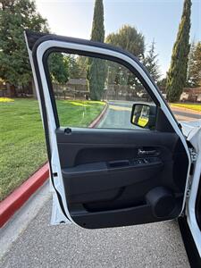 2012 Jeep Liberty Latitude   - Photo 24 - Fremont, CA 94536