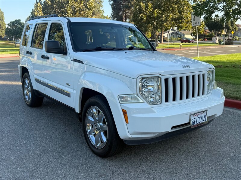 2012 Jeep Liberty Sport photo 2