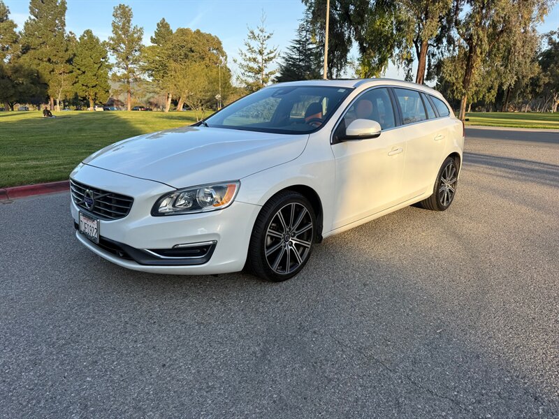 2015 Volvo V60 T5 Drive-E Premier   - Photo 1 - Fremont, CA 94536
