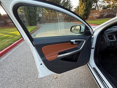 2015 Volvo V60 T5 Drive-E Premier   - Photo 24 - Fremont, CA 94536