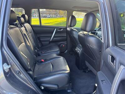 2012 Toyota Highlander SE AWD   - Photo 11 - Fremont, CA 94536