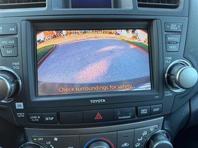 2012 Toyota Highlander SE AWD   - Photo 13 - Fremont, CA 94536