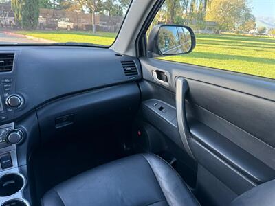 2012 Toyota Highlander SE AWD   - Photo 19 - Fremont, CA 94536