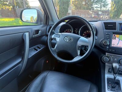 2012 Toyota Highlander SE AWD   - Photo 14 - Fremont, CA 94536