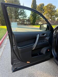 2012 Toyota Highlander SE AWD   - Photo 26 - Fremont, CA 94536