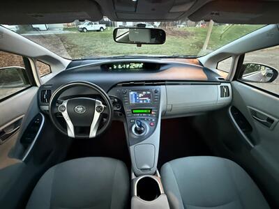 2013 Toyota Prius Three   - Photo 9 - Fremont, CA 94536